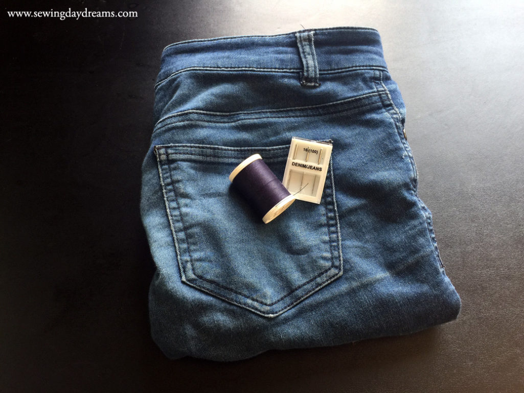 How to Dye Jeans: An Easy Way to a Second Life - Strictly Manology